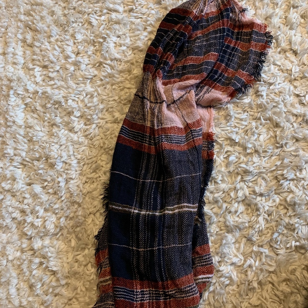 Lightweight scarf